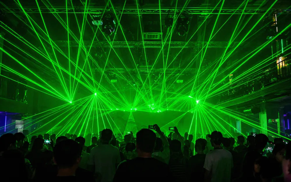 Green 532nm laser DJ light producing high-visibility beam show